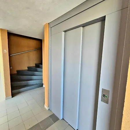 Joli T2 A Deux Pas De L'ile Des Loisirs Et Des Commerces Pour 5 A 6 Personnes *