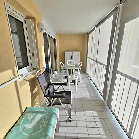 Joli T2 A Deux Pas De L'ile Des Loisirs Et Des Commerces Pour 5 A 6 Personnes * آجد