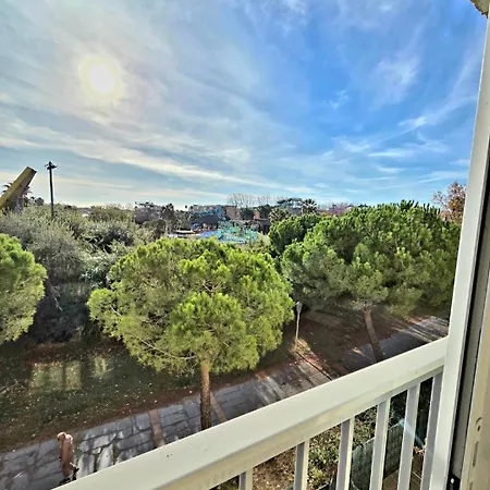 Joli T2 A Deux Pas De L'ile Des Loisirs Et Des Commerces Pour 5 A 6 Personnes آجد