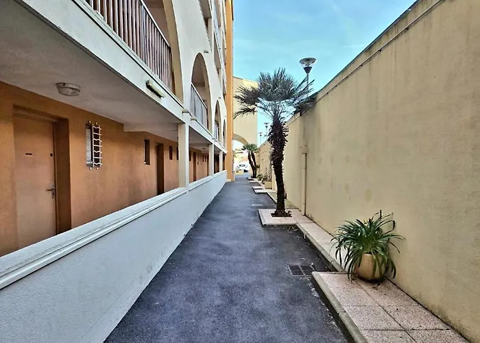 Apartment Joli T2 A Deux Pas De L'ile Des Loisirs Et Des Commerces Pour 5 A 6 Personnes Agde